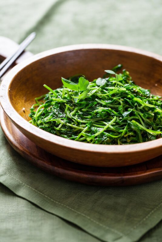 Kiniški kepti žirnių ūgliai